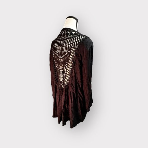 Host Pick Women’s Torrid 1 Black Crinkle Gauze Crochet Lace Inset Kimono 1X 1XL - Picture 10 of 14